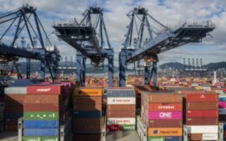 China: Boom in Covid cases blocks ports and can impact global trade